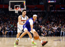 Los Clippers remontan 25 puntos para vencer a Denver
