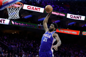 Locura Embiid: cuarto partido seguido con más puntos que minutos...