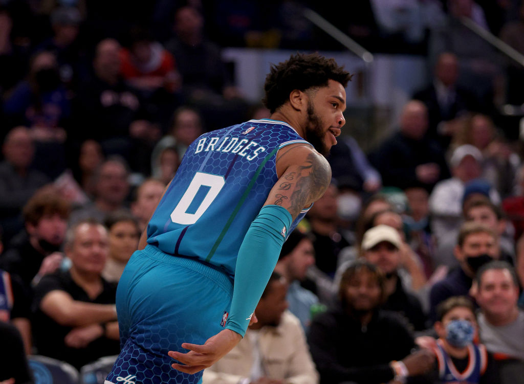 Escandaloso Miles Bridges con 38 puntos para ganar fácil en Nueva York