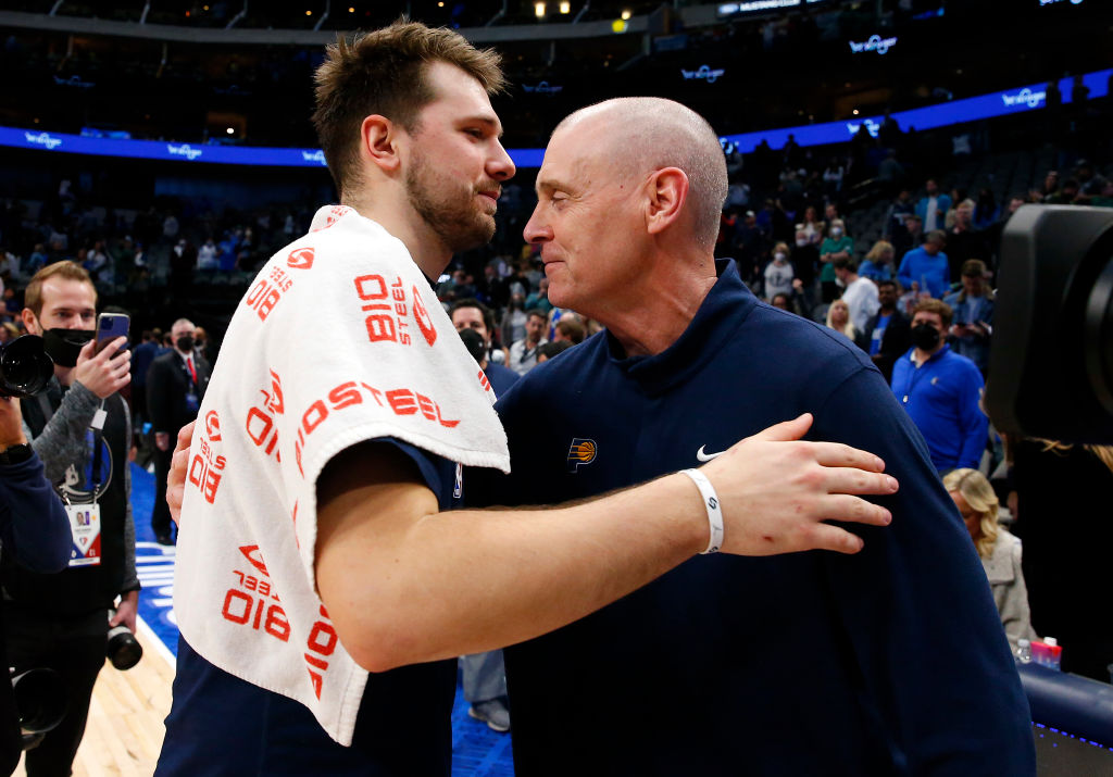 Paliza de Dallas a Indiana en el retorno de Rick Carlisle