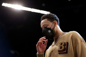 Simmons retrasa su debut con los Nets por problemas en la espalda