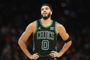 Boston sufre un frenazo en su visita a Indiana