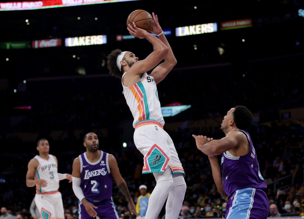 Brad Stevens e Ime Udoka analizan la llegada de Derrick White