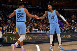 Ja Morant sorprende a Desmond Bane regalándole su premio MIP