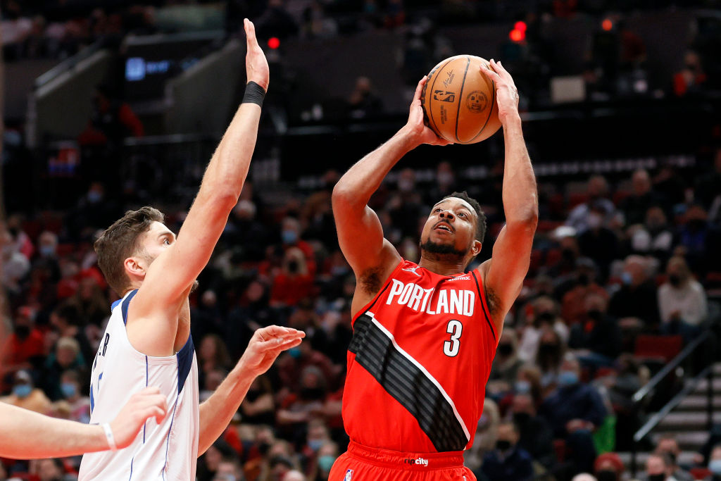 C.J. McCollum debuta con derrota en New Orleans