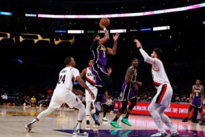 La mejor versión de Davis devuelve a los Lakers a la victoria