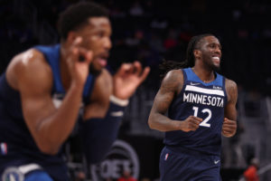 Minnesota vence en Detroit y acecha los puestos de playoffs