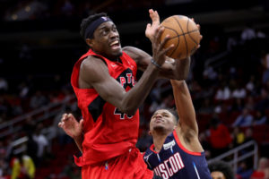Trent Jr. y Siakam se combinan con 72 puntos para extender la racha de Toronto