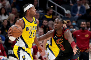 LeVert anota 22 puntos en su regreso a Indiana