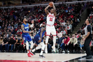 Billy Donovan destaca el liderazgo y valor humano de DeMar DeRozan