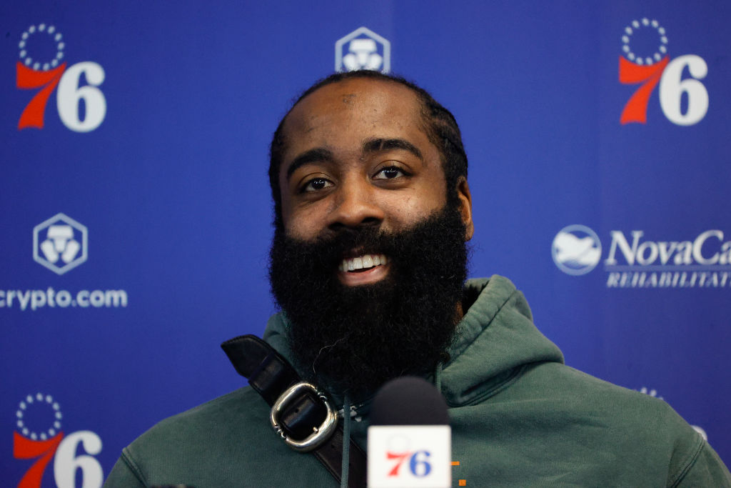 Harden debutará con los 76ers esta noche en Minnesota
