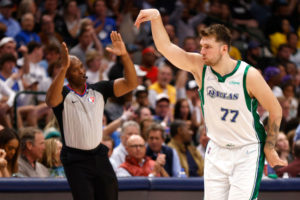 Doncic lidera la victoria de los Mavericks en su visita a Cleveland