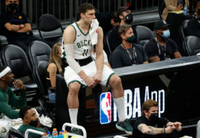 Brook Lopez regresará esta noche tras cinco meses de ausencia