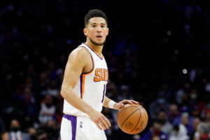 Devin Booker entra en los protocolos de salud y seguridad