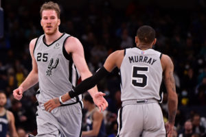 San Antonio aprieta la lucha por el play-in en la Conferencia Oeste