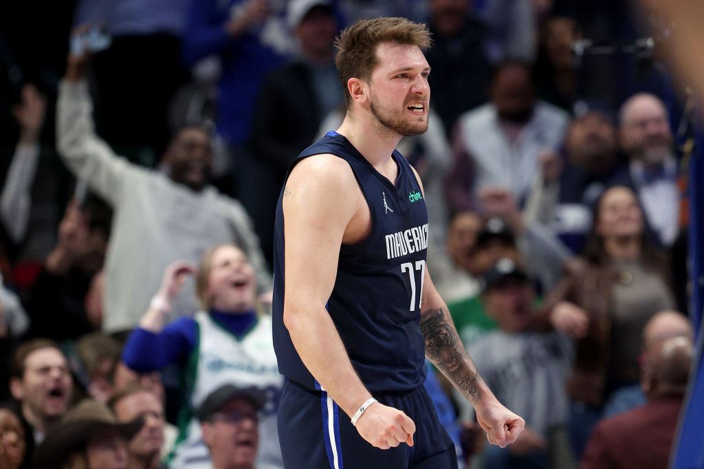 Dallas vence y supera a Utah en la clasificación del Oeste