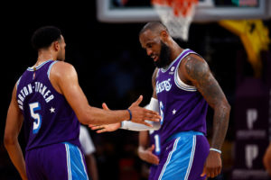 LeBron James sigue maravillando: 50 puntos para vencer a Washington