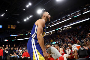Stephen Curry celebra su 34 cumpleaños con 47 puntos