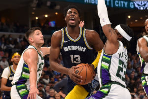 Memphis pasa por encima de Milwaukee sin Ja Morant