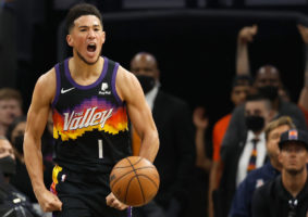 Phoenix suma ante los 76ers su octavo triunfo consecutivo