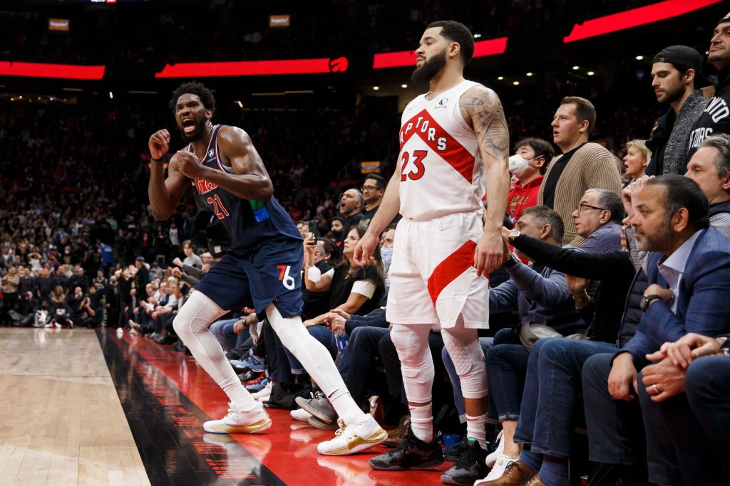 Embiid tumba a los Raptors en la prórroga y da el 3-0 a Philadelphia