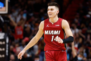 Miami casi asegura el primer puesto del Este tras vencer a Charlotte
