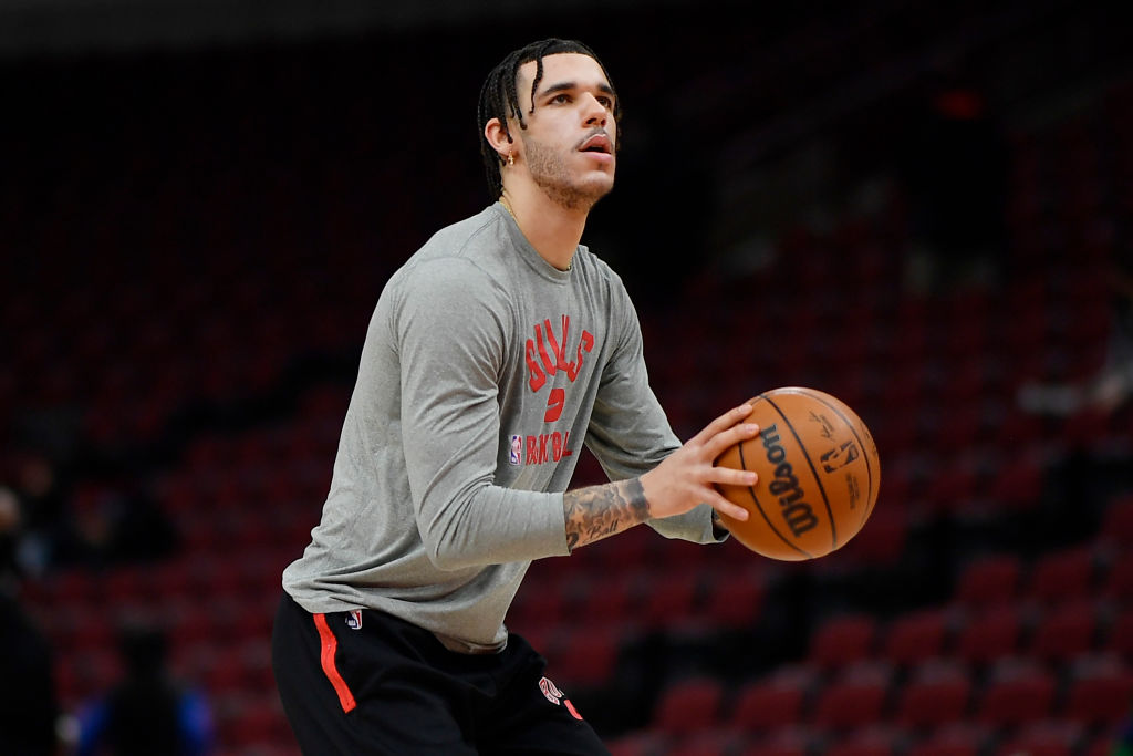 Lonzo Ball reinicia su rehabilitación con esperanzas de volver este curso