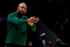 Los Lakers entrevistarán al asistente de Milwaukee Darvin Ham