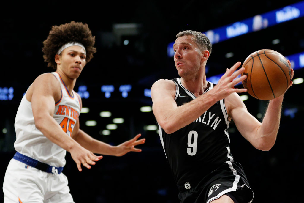 Brooklyn contará con Dragic y Curry para el play-in ante Cleveland