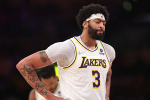 Anthony Davis se harta de quienes cuestionan su durabilidad