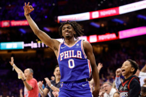 Maxey anota 38 puntos y guía a los 76ers a la victoria ante Raptors