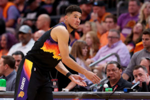 Devin Booker, probable baja para los partidos 3 y 4 contra New Orleans
