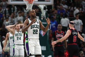 Khris Middleton se perderá lo que resta de primera ronda como mínimo