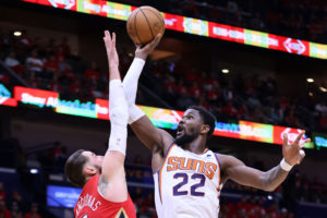 Phoenix reacciona con victoria a la ausencia de Devin Booker