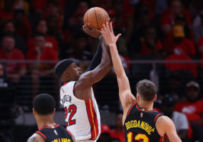 La NBA multa a Jimmy Butler con 15.000 dólares
