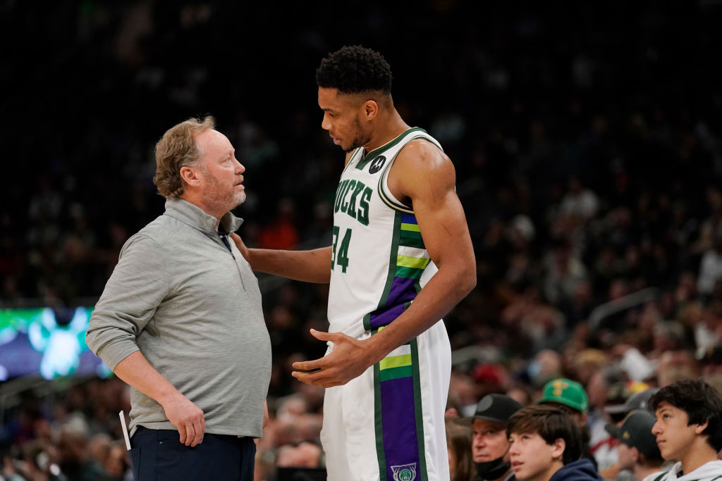 Mike Budenholzer, "más que impresionado" con Antetokounmpo