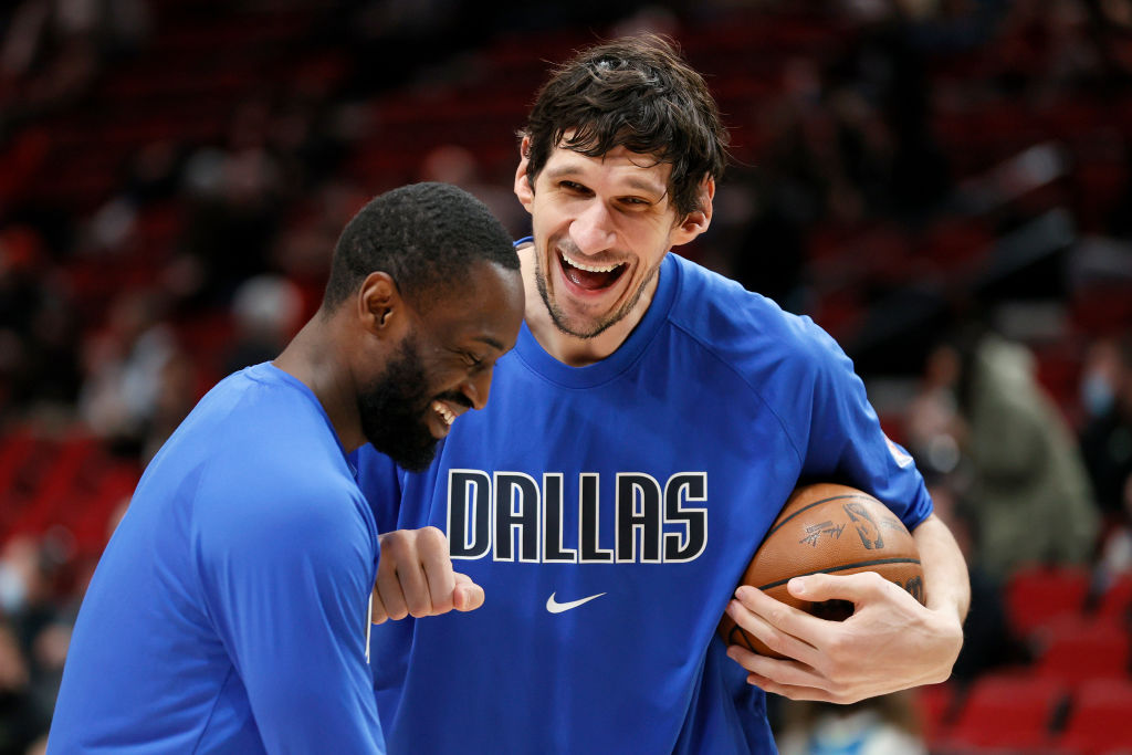 Los Mavericks cuentan con Theo Pinson