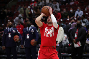 Zach LaVine se someterá a una operación en su rodilla izquierda