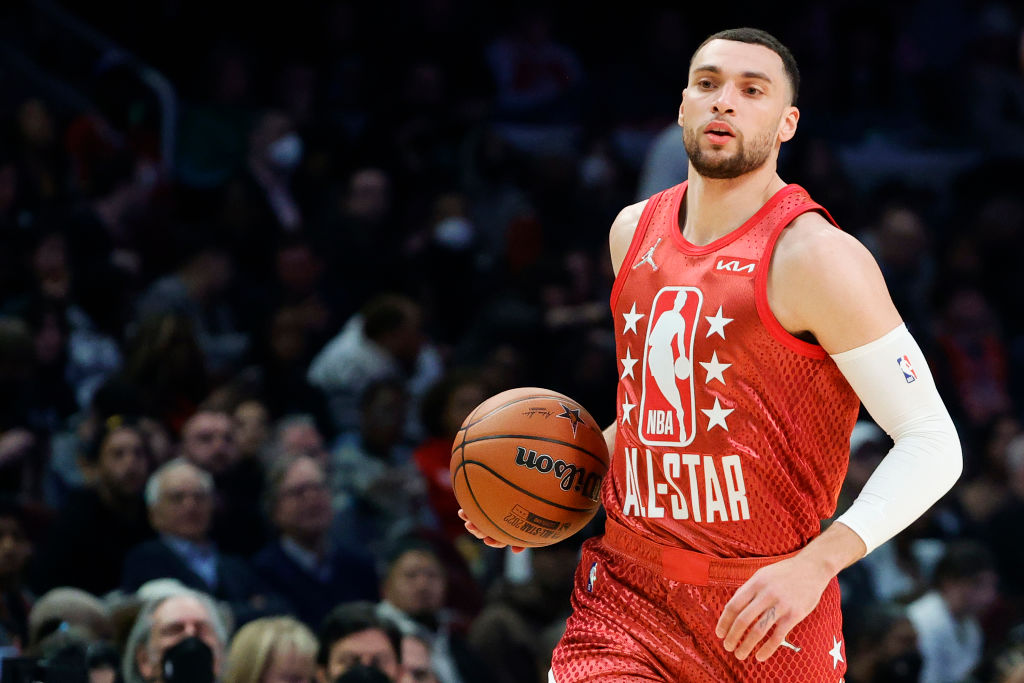 Zach LaVine se somete a una cirugía en su rodilla izquierda