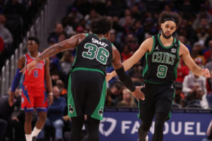Ime Udoka valora a Derrick White como pieza importante del éxito de los Celtics