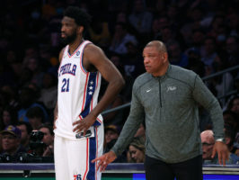 Doc Rivers se defiende de quienes le culpan por la lesión de Embiid
