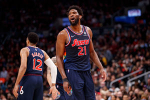 Joel Embiid volverá a ser duda para el tercer encuentro