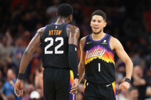 Phoenix suma el primer punto superando los 45 puntos de Doncic