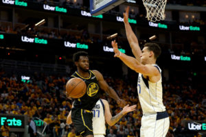 Andrew Wiggins, duda para el tercer partido ante Dallas