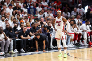 Jimmy Butler carga con las culpas de la derrota ante Boston