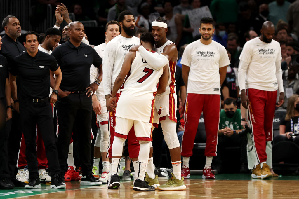 Multa de 25.000 dólares al banquillo de los Heat por falta de decoro