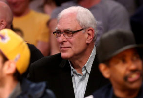 Phil Jackson tiene voto en la decisión del próximo entrenador de Lakers