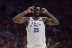Joel Embiid podría hacer su reaparición esta misma noche