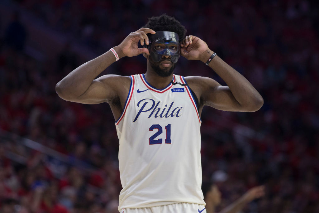 Joel Embiid podría hacer su reaparición esta misma noche