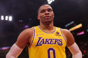 Russell Westbrook se compromete a mejorar defensivamente
